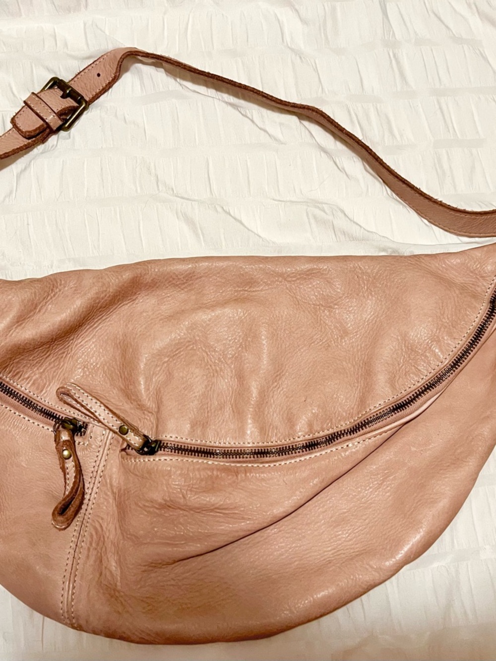 Soft Leather Crescent Crossbody Shoulder Bag - Blush Pink Unique